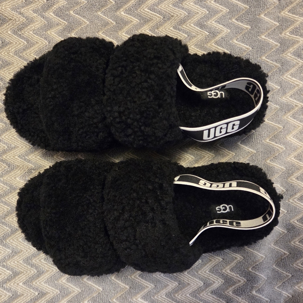 UGG Slippers - Picture 5 of 6